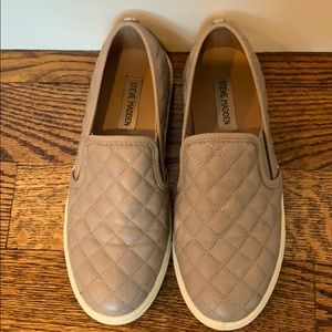Steve Madden slip on